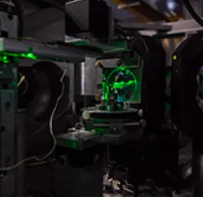 Génération de rayonnement de seconde harmonique dans l’extrême ultraviolet