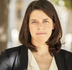 Découvrez le parcours engagé de Julia Mouzon (2004), fondatrice d’Élues Locales