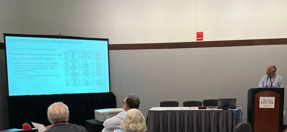 Marc Alochet presents his work at the AOM 2023 conference