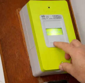 “Hands off my meter!” when municipalities resist smart meters: Linking arguments and degrees of resistance