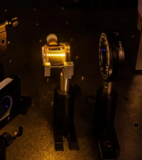 Dynamique de repliement des biomolécules sondée par dichroïsme circulaire résolu en temps