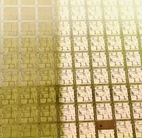Juin 2021 : disque de silicium, ou "wafer"